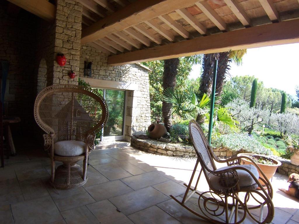 Lou Granos Bed & Breakfast Gordes Bagian luar foto