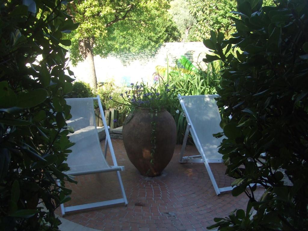 Lou Granos Bed & Breakfast Gordes Bagian luar foto