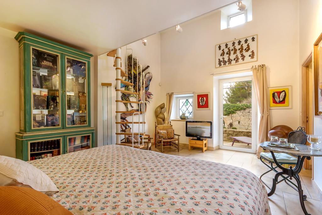 Lou Granos Bed & Breakfast Gordes Bagian luar foto