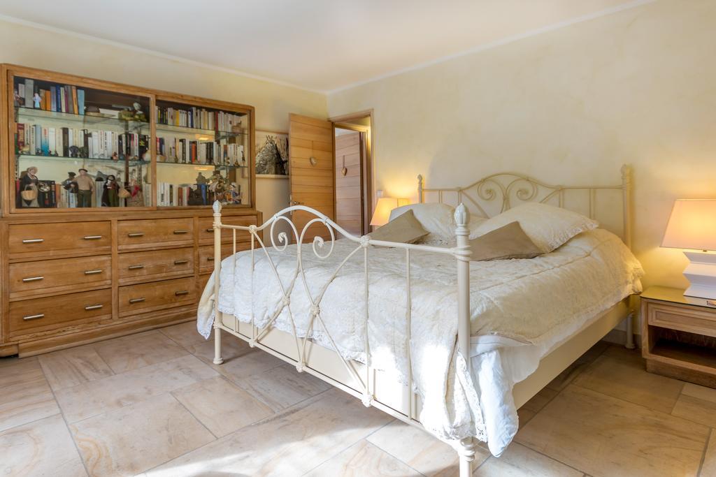 Lou Granos Bed & Breakfast Gordes Bagian luar foto