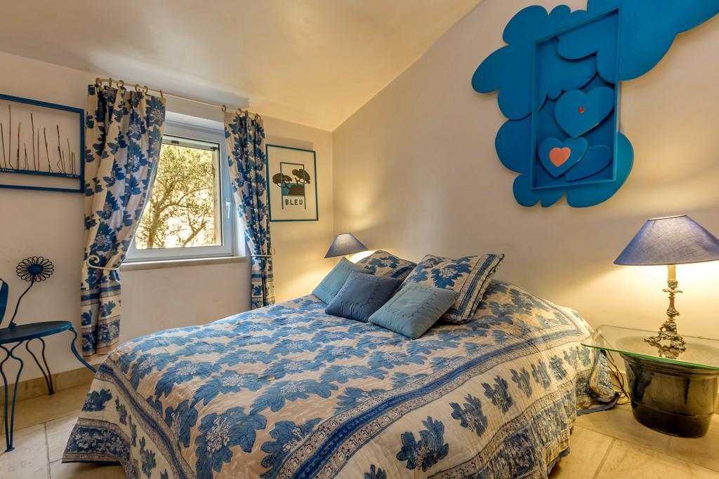 Lou Granos Bed & Breakfast Gordes Bagian luar foto