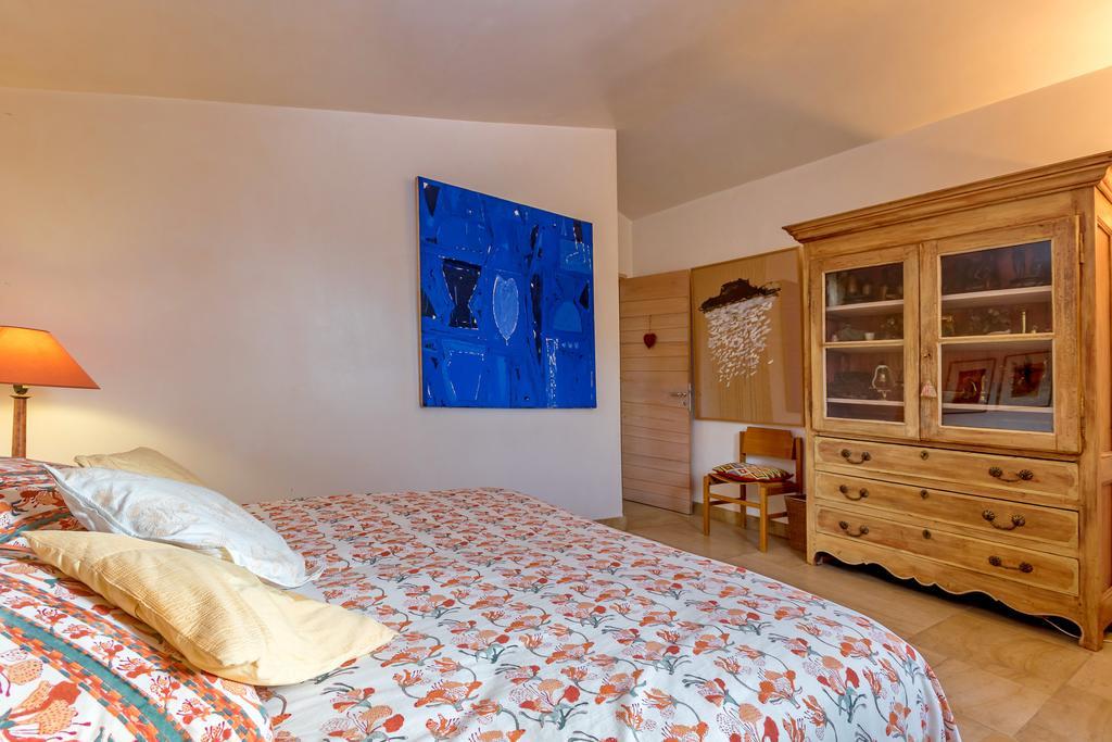 Lou Granos Bed & Breakfast Gordes Bagian luar foto