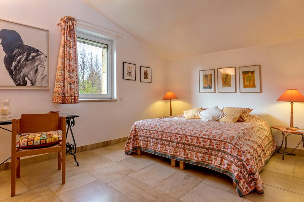 Lou Granos Bed & Breakfast Gordes Bagian luar foto