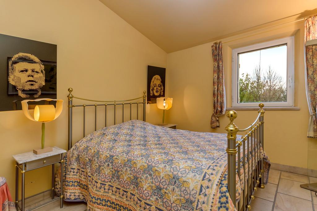 Lou Granos Bed & Breakfast Gordes Bagian luar foto