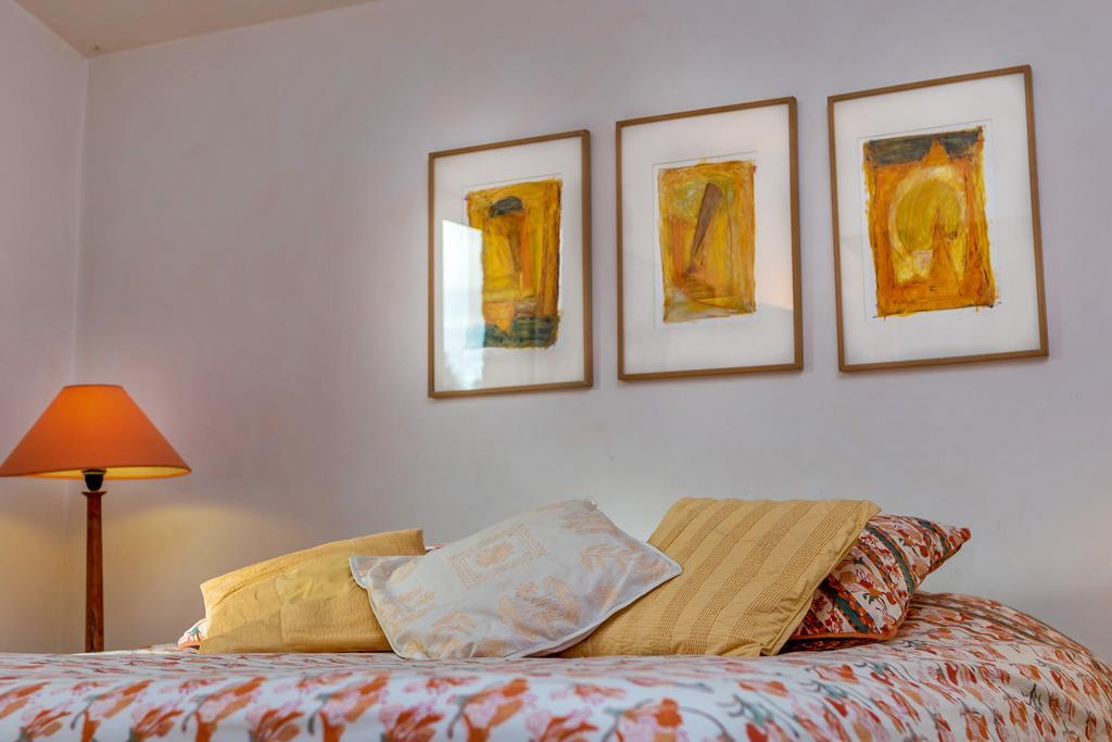 Lou Granos Bed & Breakfast Gordes Bagian luar foto