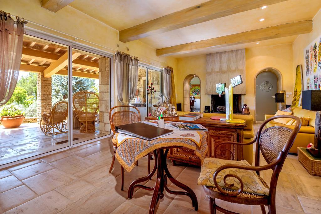 Lou Granos Bed & Breakfast Gordes Bagian luar foto