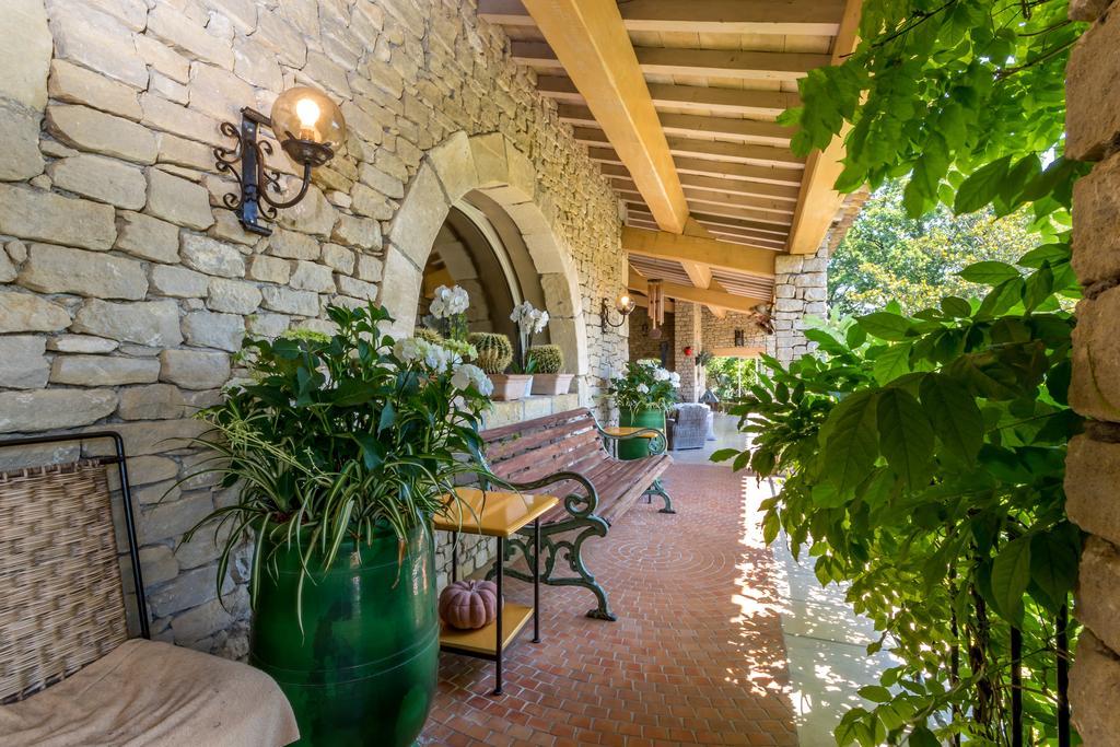 Lou Granos Bed & Breakfast Gordes Bagian luar foto